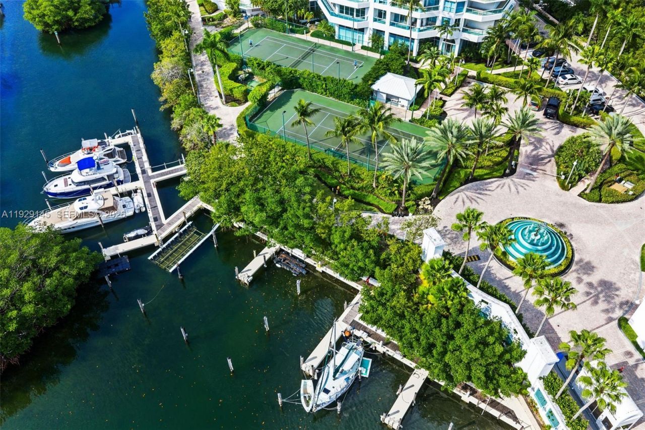 16400 Collins Ave, Unit TH-4, Sunny Isles Beach, FL 33160 Photo