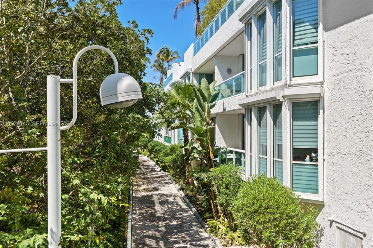 16400 Collins Ave, Unit TH-4, Sunny Isles Beach, FL 33160 Photo