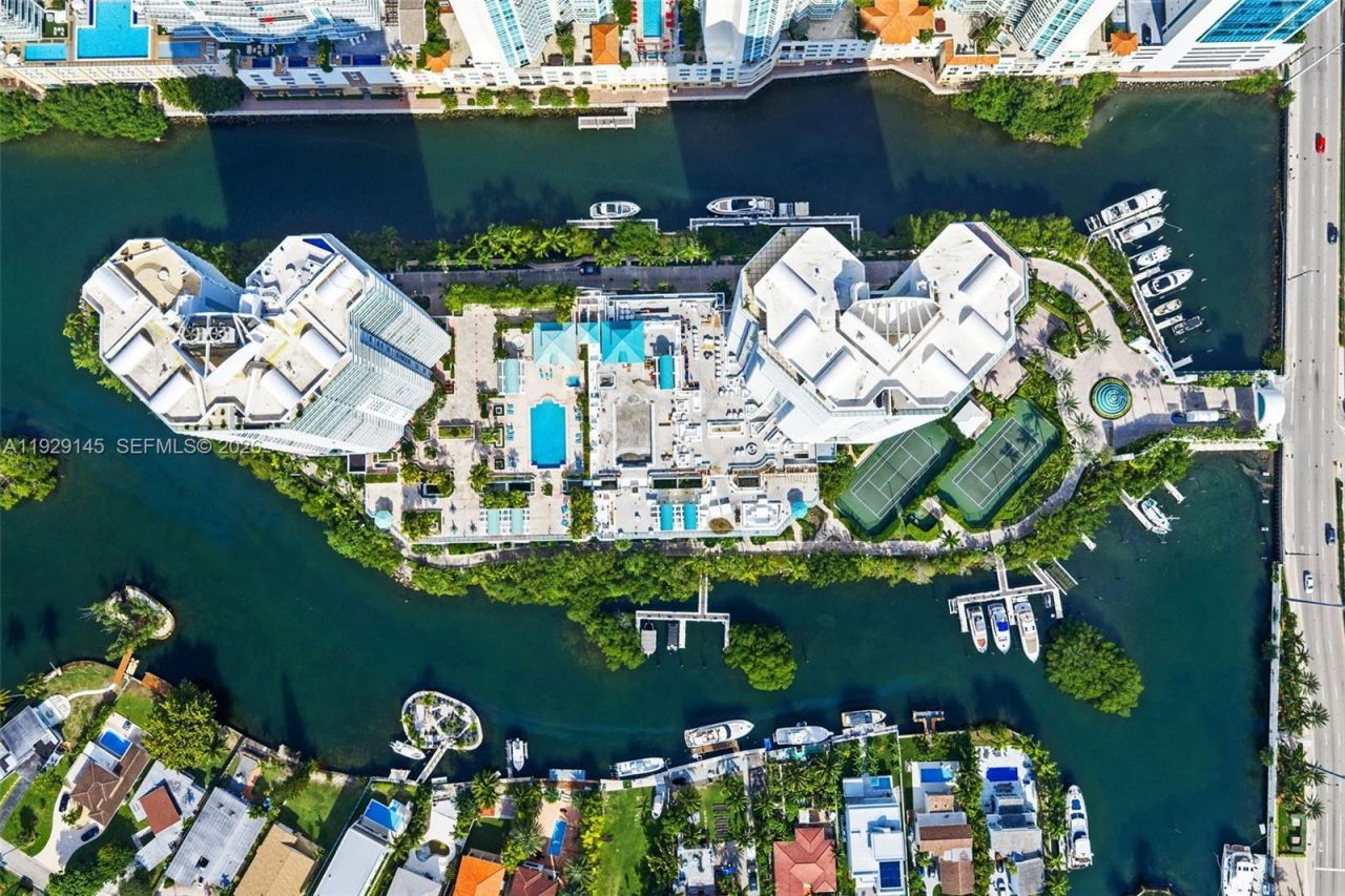 16400 Collins Ave, Unit TH-4, Sunny Isles Beach, FL 33160 Photo