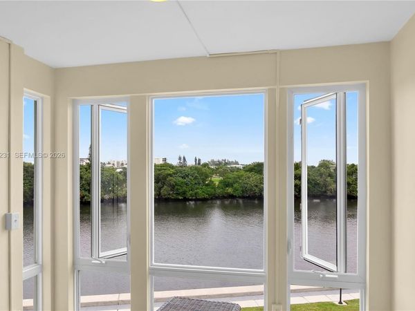 7 Colonial Club Drive, Unit 302, Boynton Beach, FL 33435
