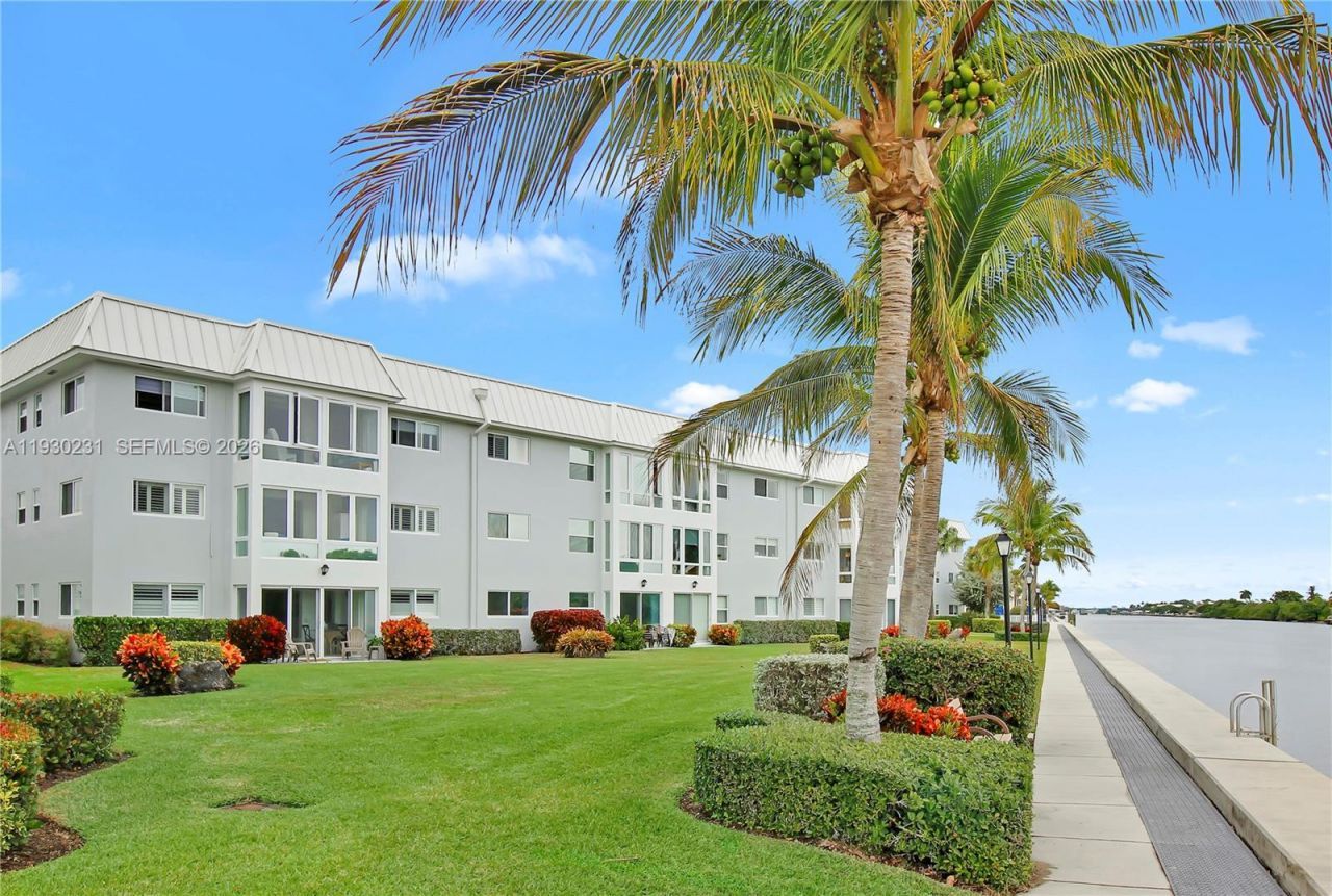 7 Colonial Club Drive, Unit 302, Boynton Beach, FL 33435 Photo