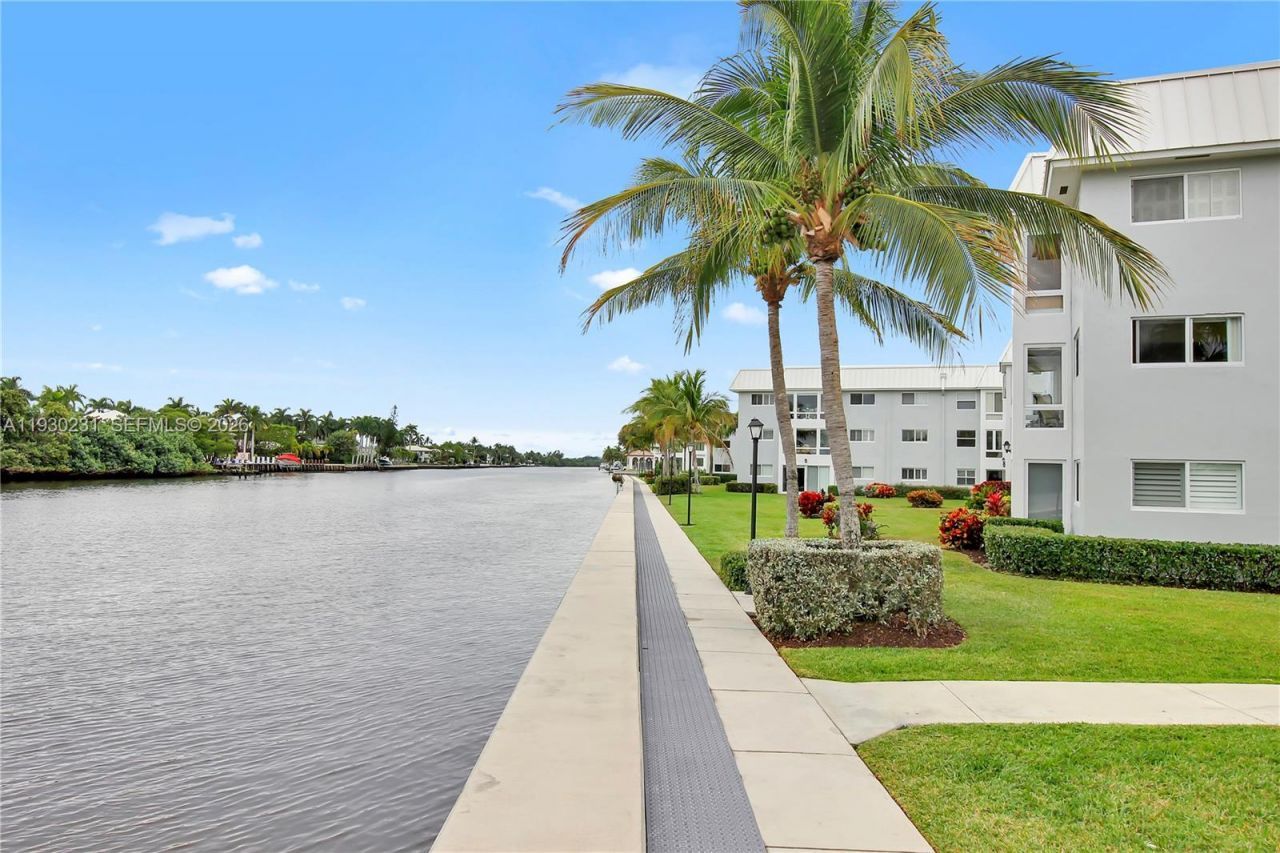 7 Colonial Club Drive, Unit 302, Boynton Beach, FL 33435 Photo