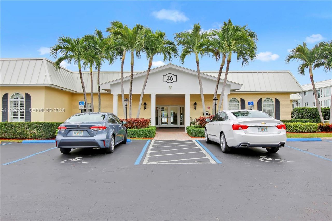 7 Colonial Club Drive, Unit 302, Boynton Beach, FL 33435 Photo