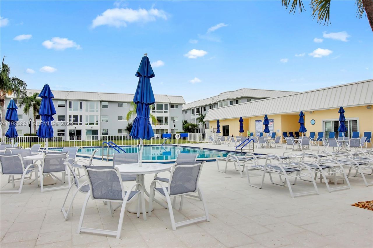 7 Colonial Club Drive, Unit 302, Boynton Beach, FL 33435 Photo