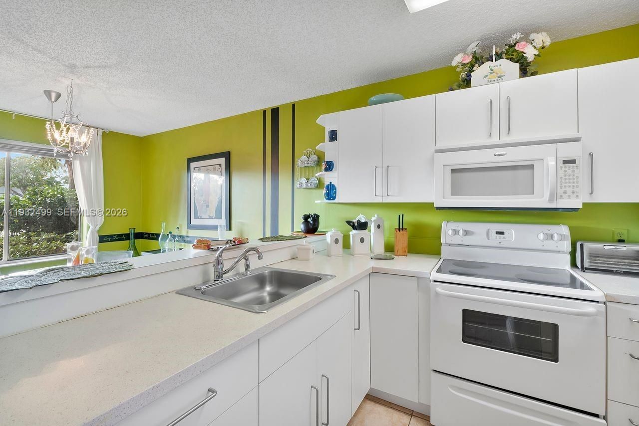 929 Coral Club Dr, Unit 929, Coral Springs, FL 33071 Photo