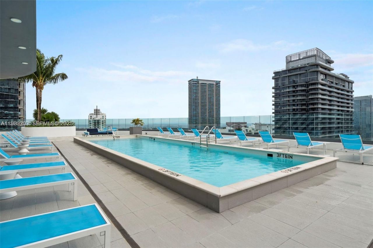 45 SW 9th St, Unit 1403, Miami, FL 33130 Photo