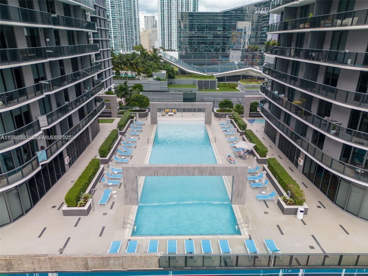 45 SW 9th St, Unit 1403, Miami, FL 33130 Photo