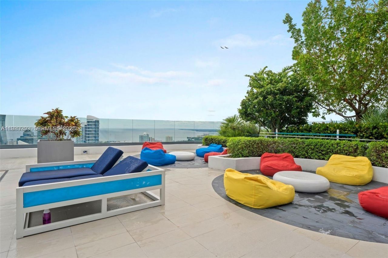 45 SW 9th St, Unit 1403, Miami, FL 33130 Photo