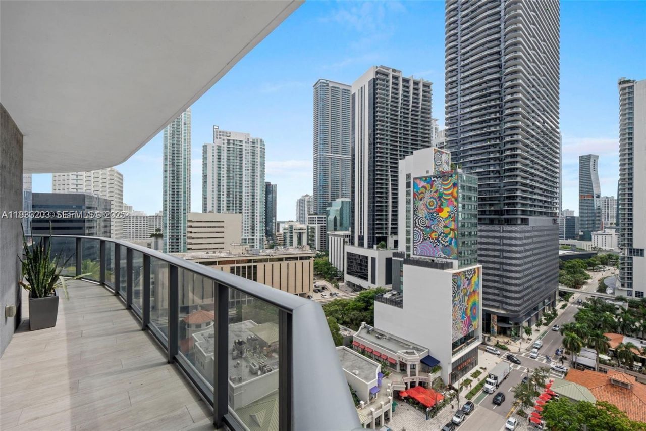 45 SW 9th St, Unit 1403, Miami, FL 33130 Photo