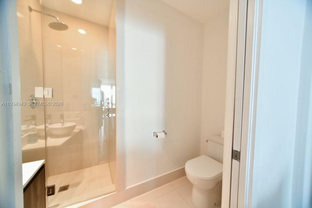 480 NE 31st St , Unit 3404, Miami, FL 33137 Photo