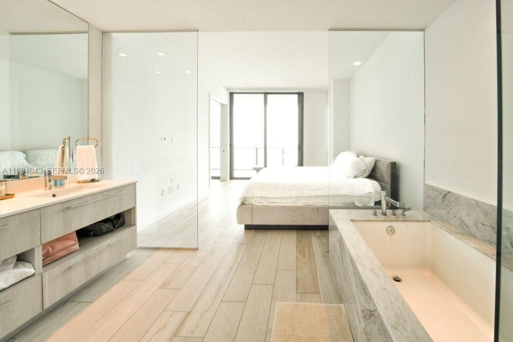 480 NE 31st St , Unit 3404, Miami, FL 33137 Photo