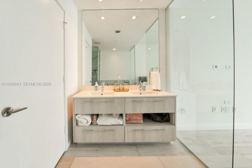 480 NE 31st St , Unit 3404, Miami, FL 33137 Photo