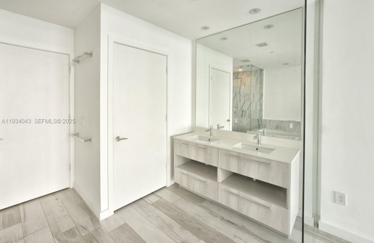 480 NE 31st St , Unit 3404, Miami, FL 33137 Photo