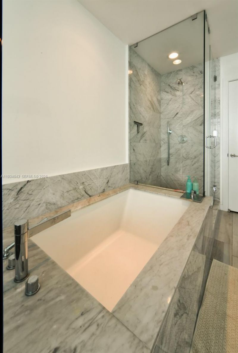 480 NE 31st St , Unit 3404, Miami, FL 33137 Photo