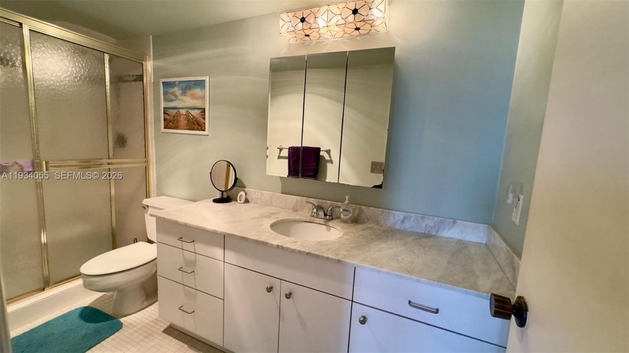 427 Golden Isles Dr, Unit 8A, Hallandale Beach, FL 33009 Photo