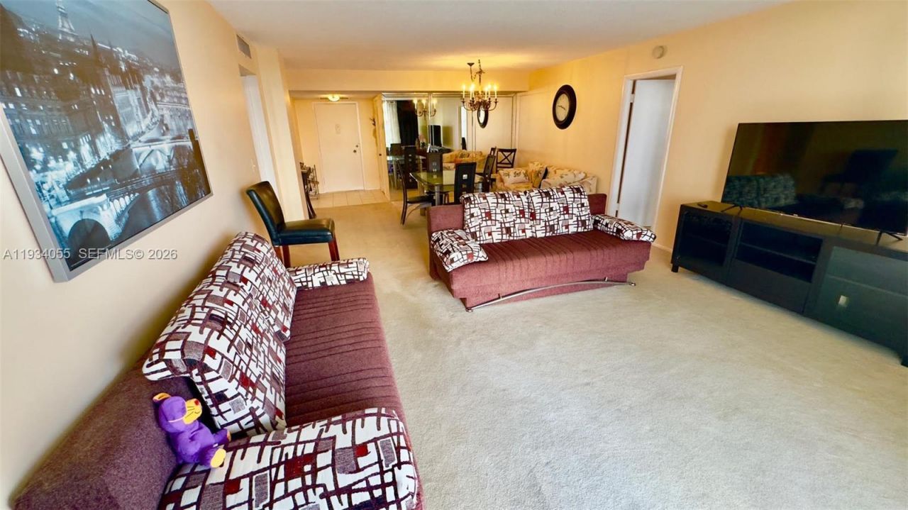 427 Golden Isles Dr, Unit 8A, Hallandale Beach, FL 33009 Photo