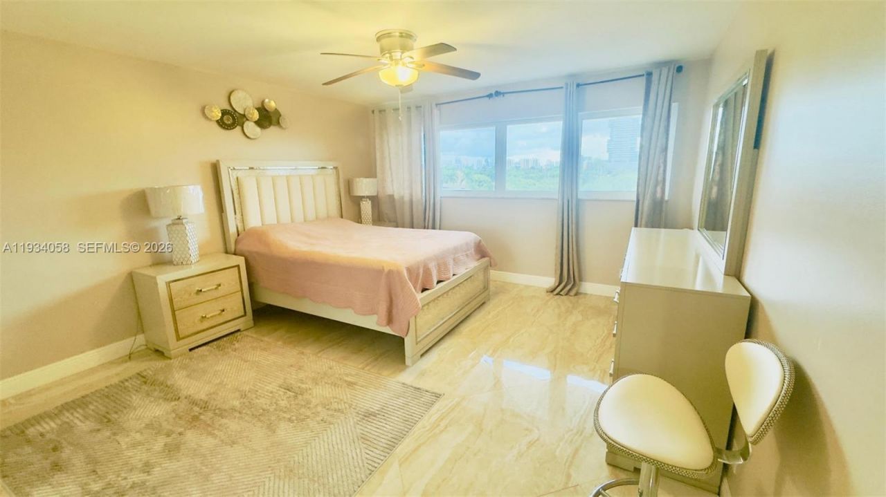 329 SE 3rd St, Unit 502S, Hallandale Beach, FL 33009 Photo