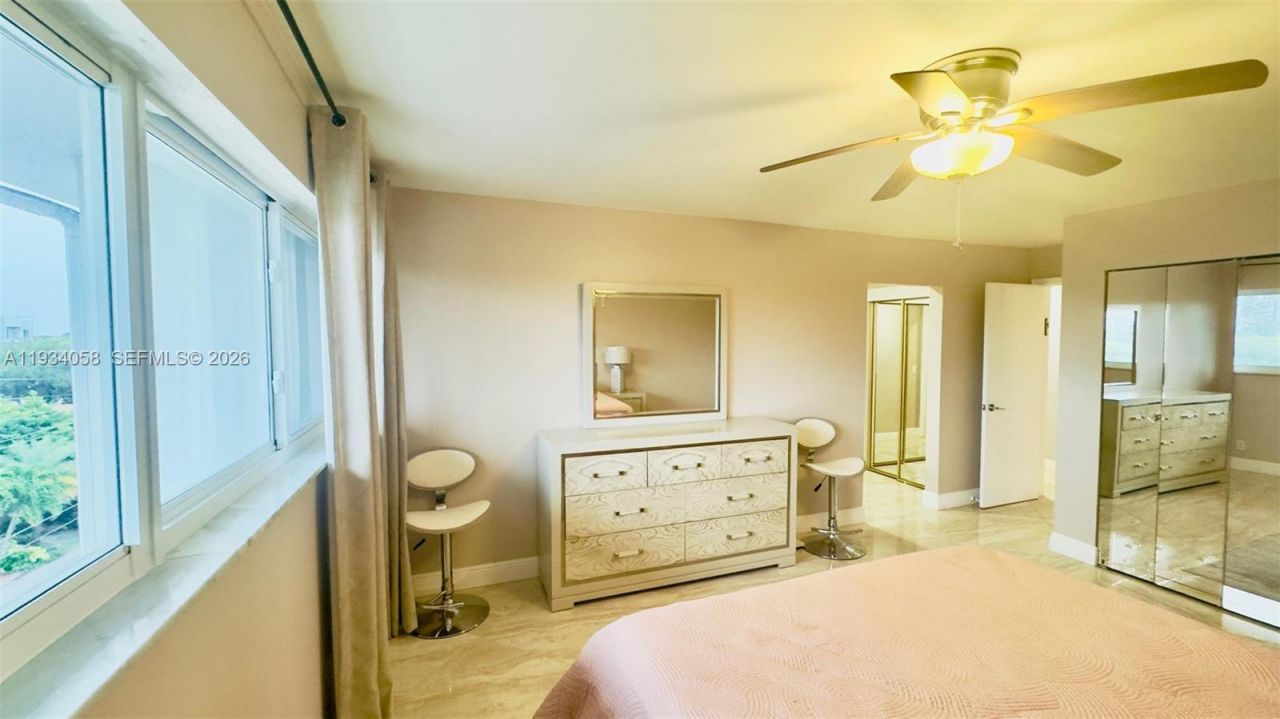 329 SE 3rd St, Unit 502S, Hallandale Beach, FL 33009 Photo