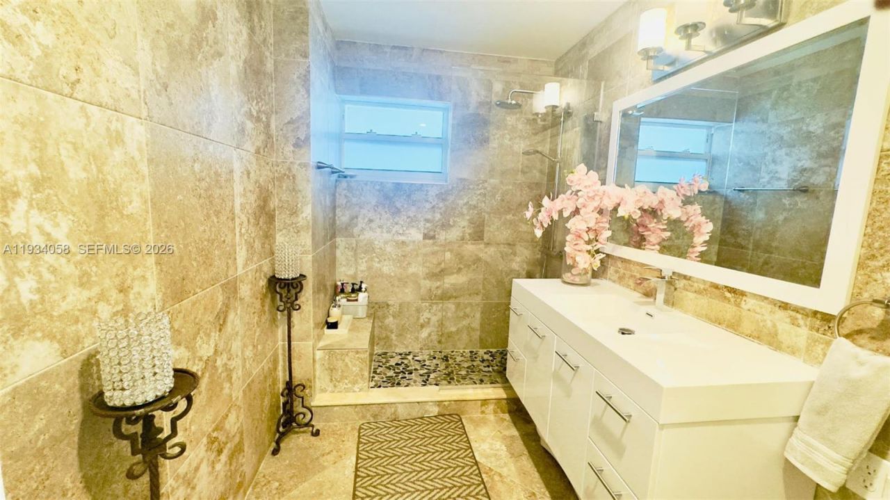 329 SE 3rd St, Unit 502S, Hallandale Beach, FL 33009 Photo