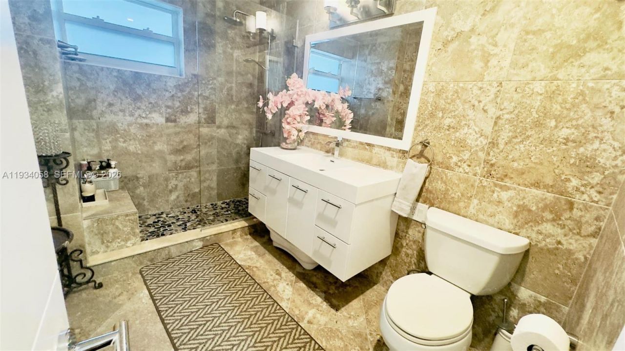 329 SE 3rd St, Unit 502S, Hallandale Beach, FL 33009 Photo