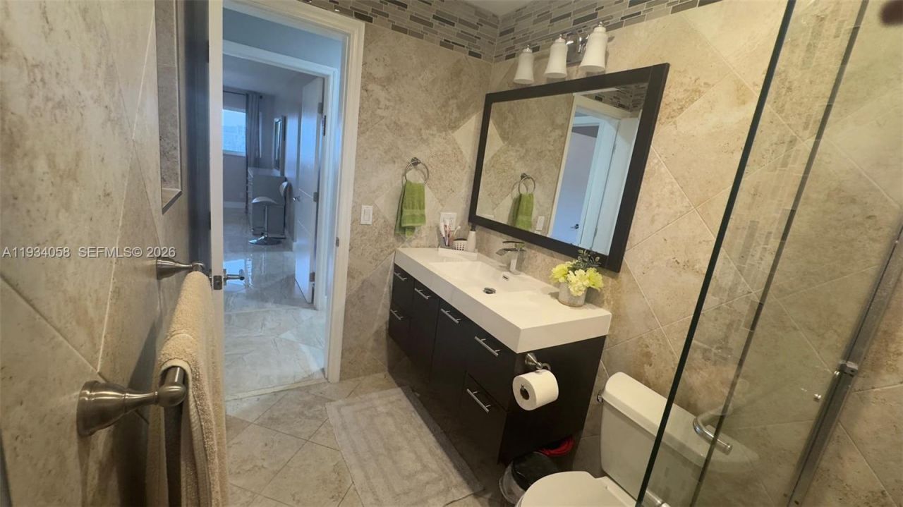 329 SE 3rd St, Unit 502S, Hallandale Beach, FL 33009 Photo