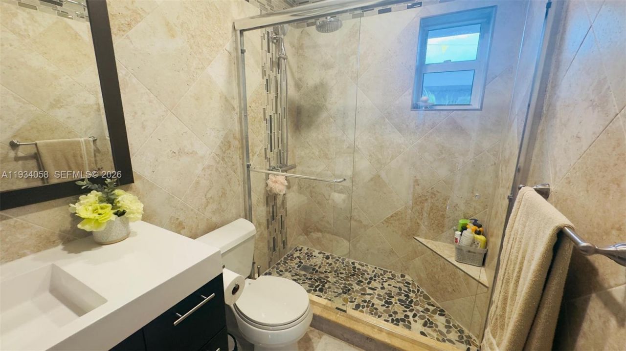 329 SE 3rd St, Unit 502S, Hallandale Beach, FL 33009 Photo