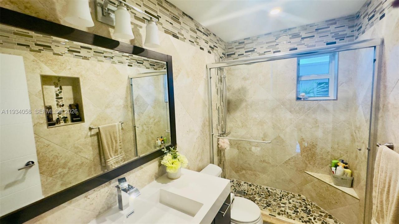 329 SE 3rd St, Unit 502S, Hallandale Beach, FL 33009 Photo