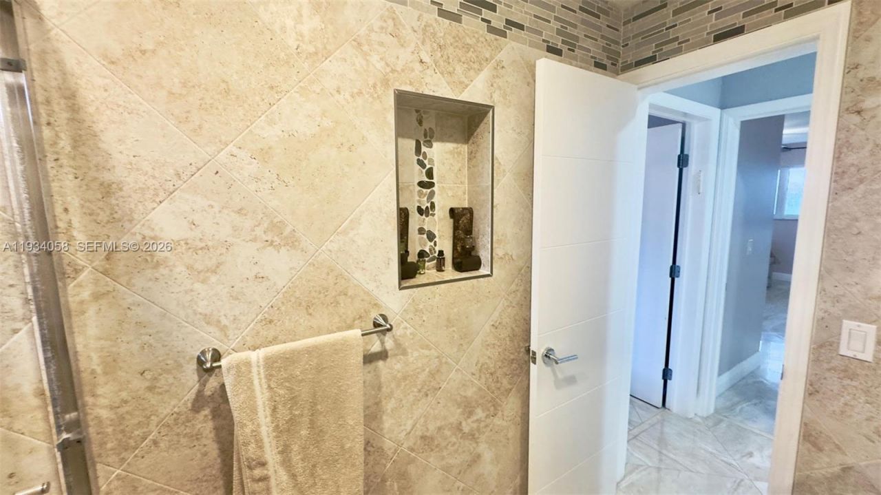 329 SE 3rd St, Unit 502S, Hallandale Beach, FL 33009 Photo