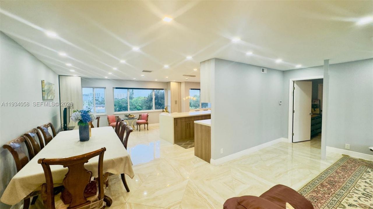 329 SE 3rd St, Unit 502S, Hallandale Beach, FL 33009 Photo