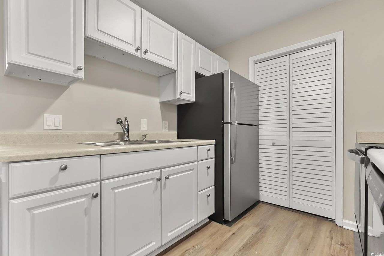 4150 Horseshoe Dr. N Photo 10