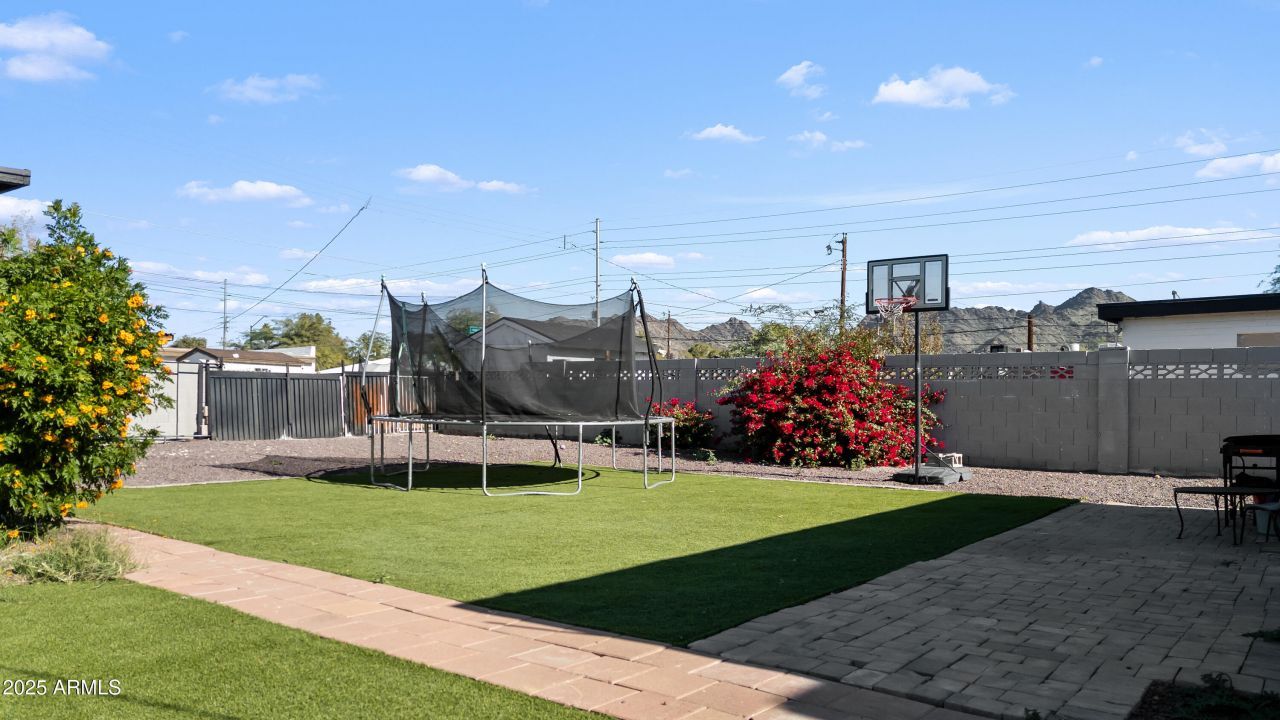 1144 E Sunnyslope Lane, Phoenix, AZ 85020 Main Photo