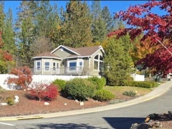 212 Wagon Wheel Drive, Grants Pass, OR 97527
