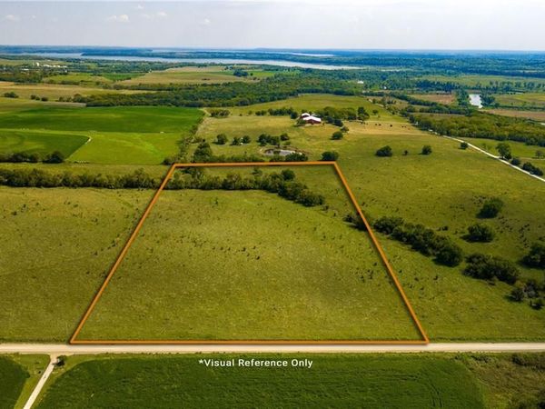 1230 E 100 Road, Berryton, KS 66409