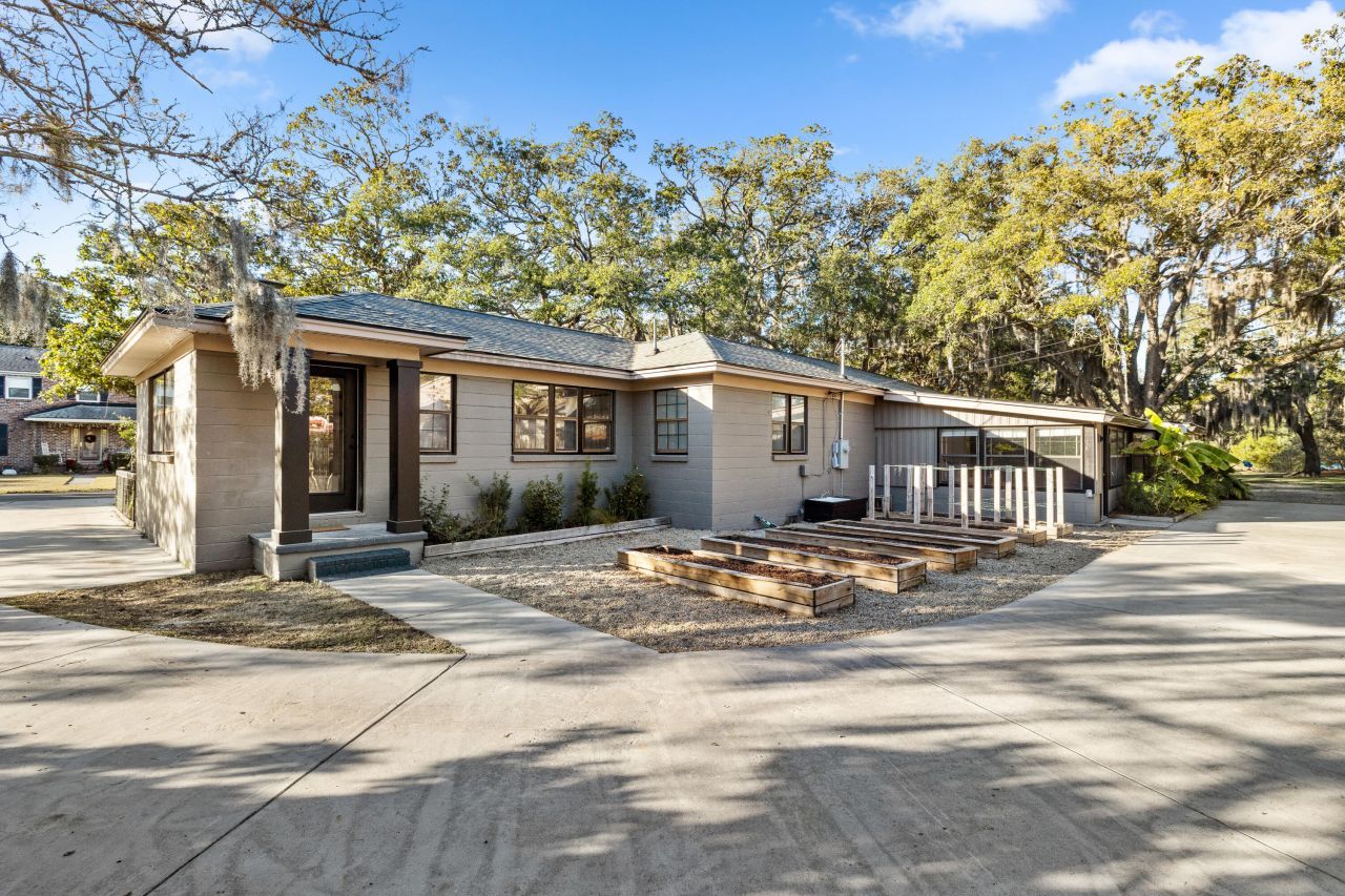 1820 Alice Drive Photo 3