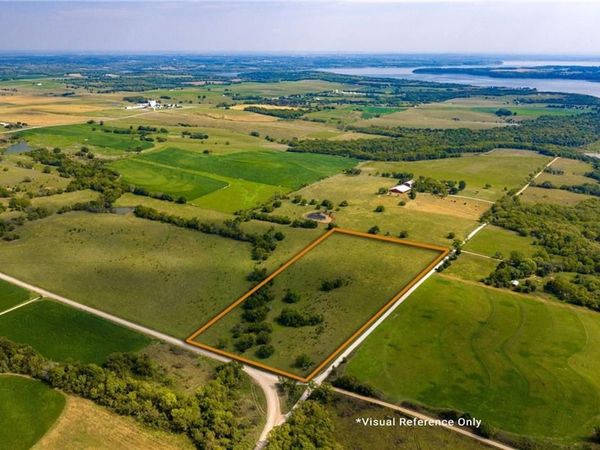 110 N 1150 Road, Berryton, KS 66409