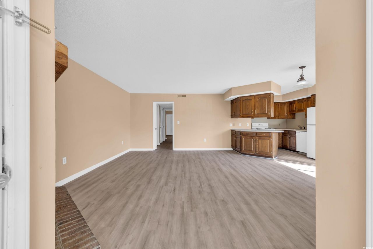 4207 Pinehurst Circle Photo 4