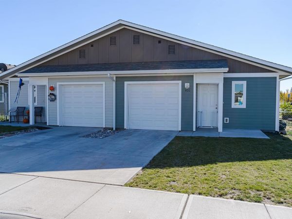400 E E J St, Deer Park, WA 99006