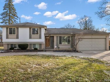 4058 Colonial Boulevard, Troy, MI 48085