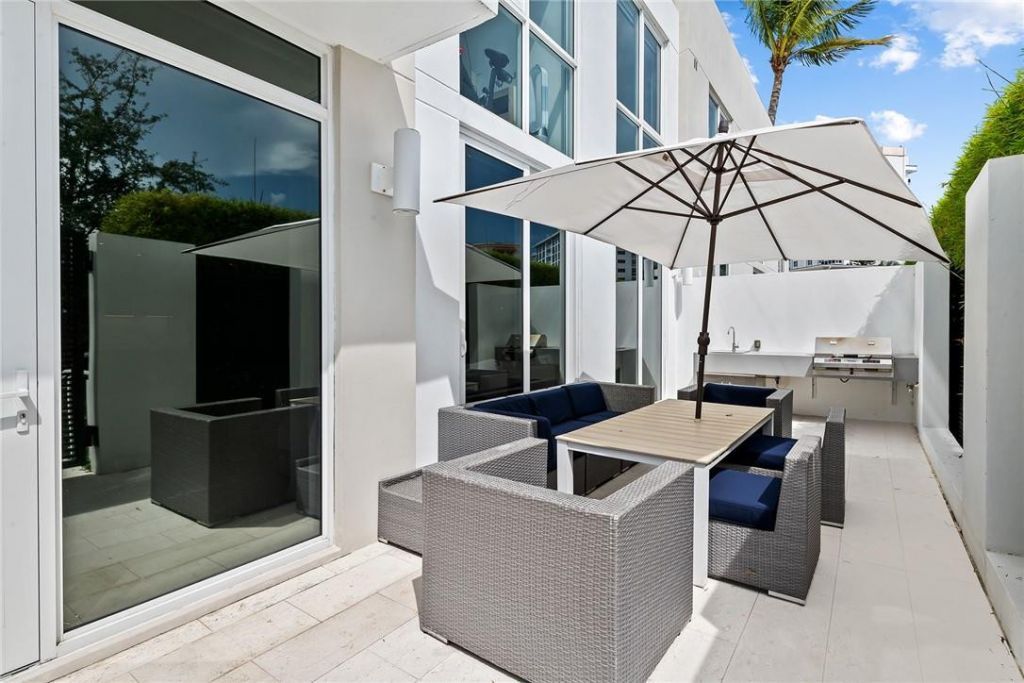 401 N Birch Road, Unit TH2, Fort Lauderdale, FL 33304 Photo