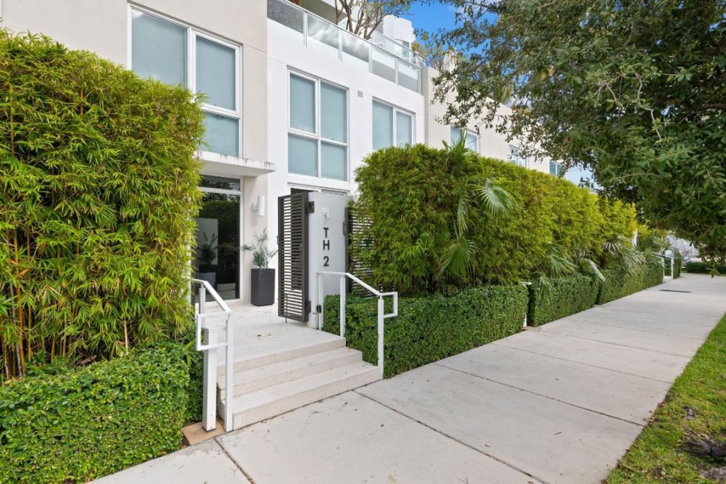 401 N Birch Road, Unit TH2, Fort Lauderdale, FL 33304 Photo