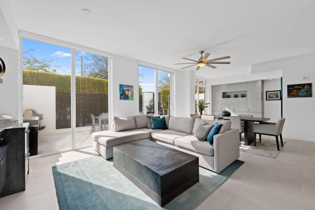 401 N Birch Road, Unit TH2, Fort Lauderdale, FL 33304 Photo