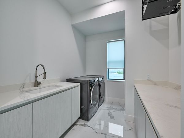 2751 NE 22nd Court, Pompano Beach, FL 33062