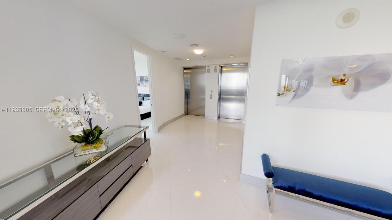 18555 Collins Ave , Unit 4604, Miami Beach, FL 33160 Photo