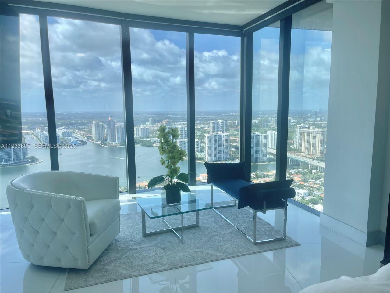 18555 Collins Ave , Unit 4604, Miami Beach, FL 33160 Photo