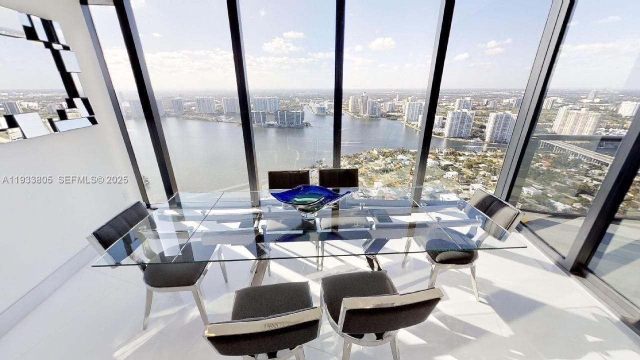 18555 Collins Ave , Unit 4604, Miami Beach, FL 33160 Photo