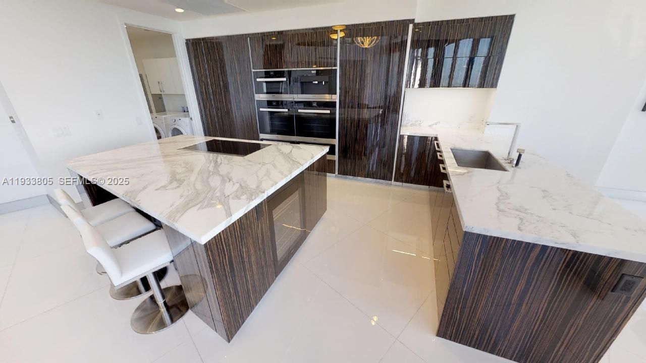 18555 Collins Ave , Unit 4604, Miami Beach, FL 33160 Photo