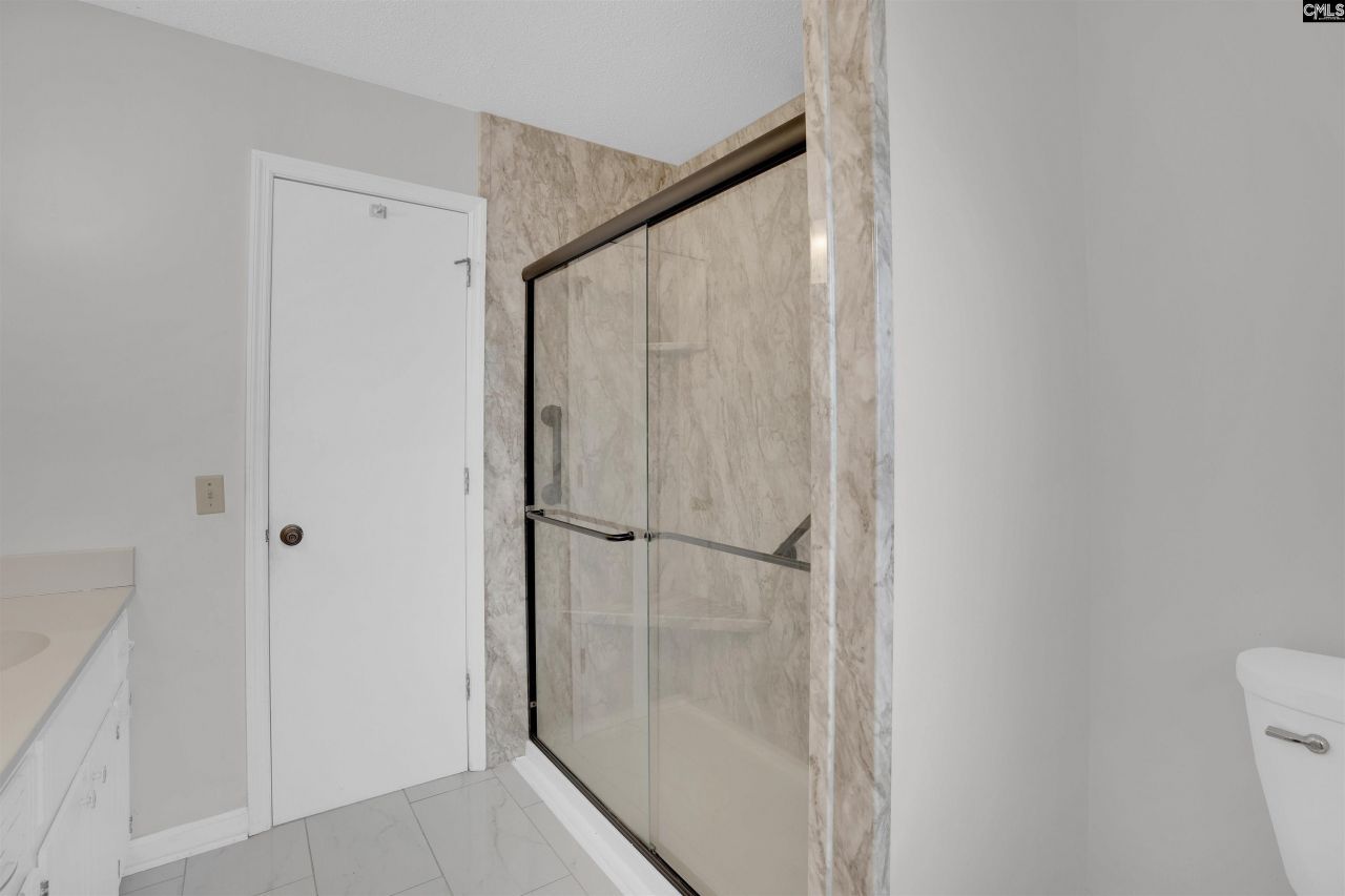 77 Northlake Road  Photo 21