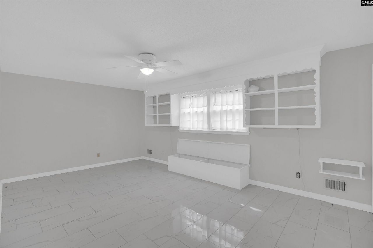 77 Northlake Road  Photo 22