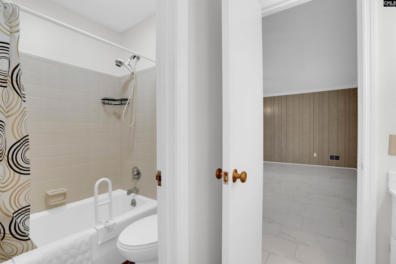 77 Northlake Road  Photo 33