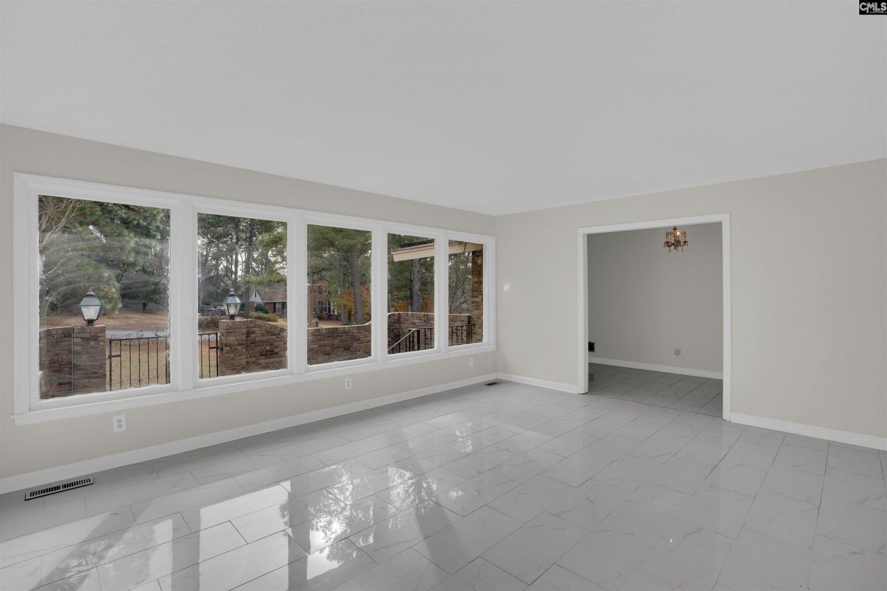 77 Northlake Road  Photo 37